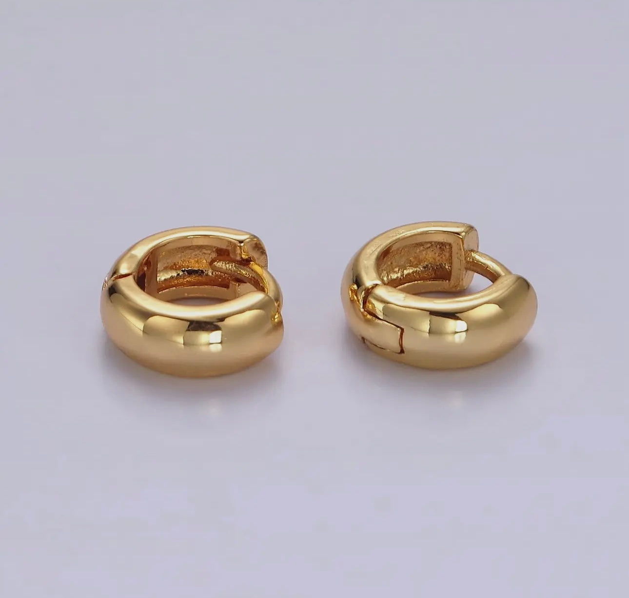 Mini Chunky Gold Earring