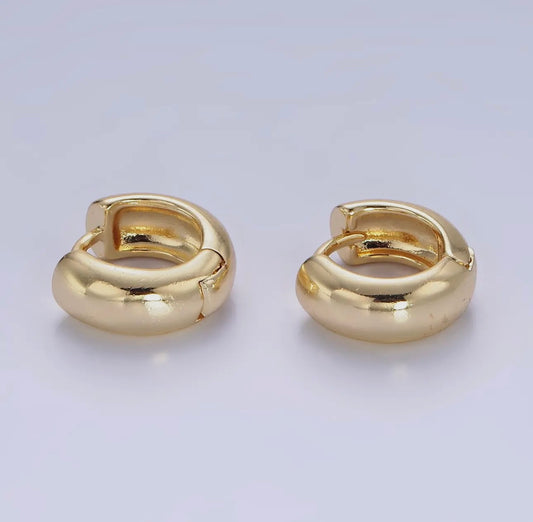 Chubby Minimalist Earring